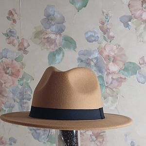 Classic Tan Fedora with Black Band- NWT